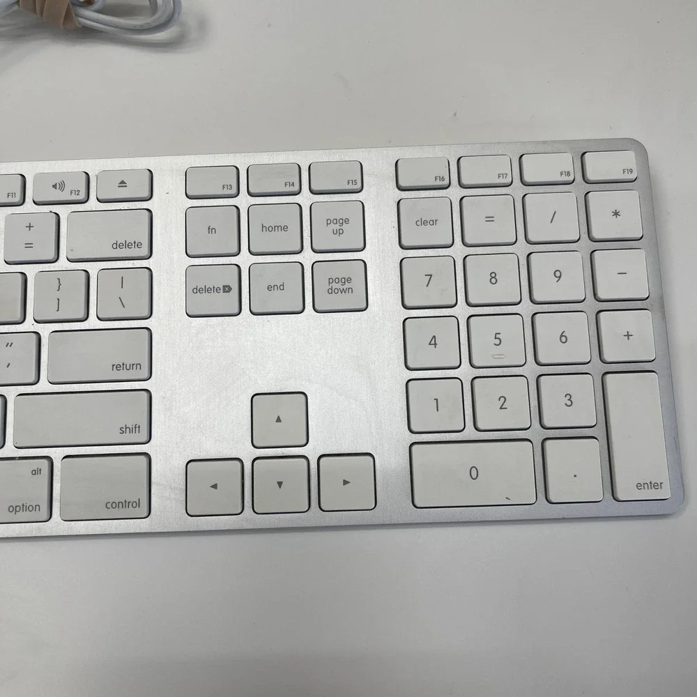 Genuine Apple Wired Keyboard with Numeric Keypad A1243 Aluminum USB Silver White